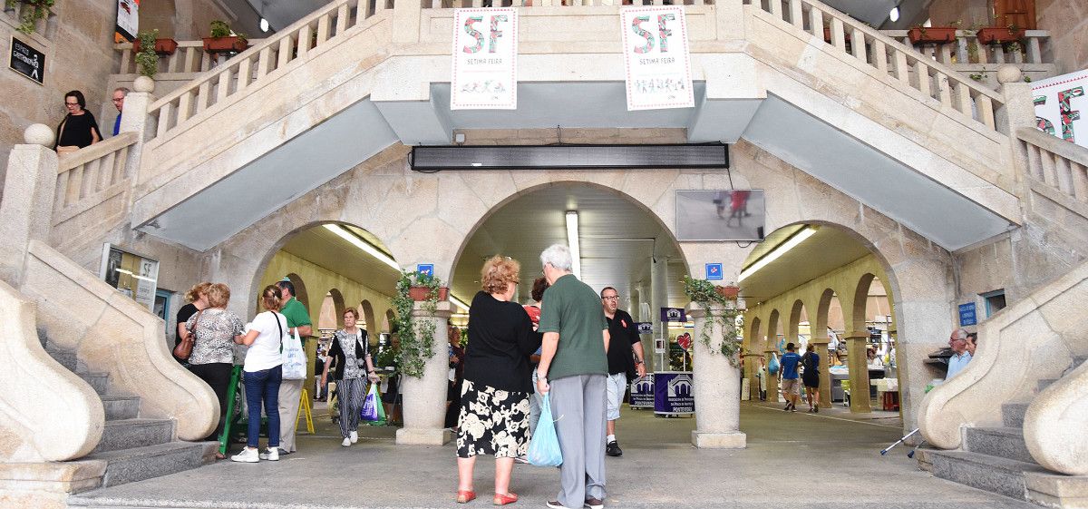 Sétima Feira en el primer piso de la plaza de abastos
