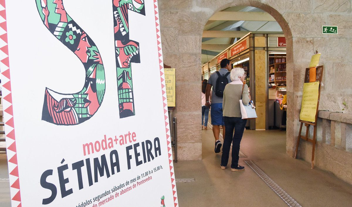 Sétima Feira en el primer piso de la plaza de abastos Sétima Feira en el primer piso de la plaza de abastos
