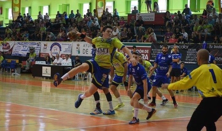 Partido entre MMT Seguros Zamora y Teucro