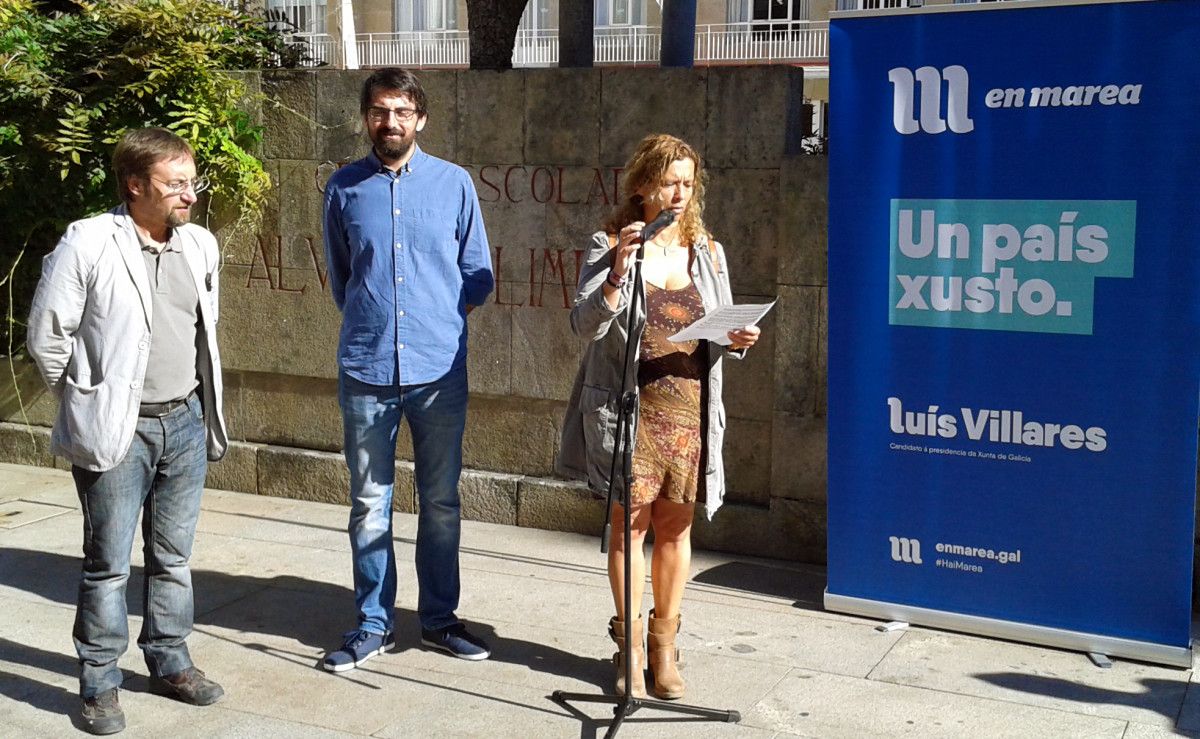 A candidata de En Marea por Pontevedra, Julia Torregrosa, leu unha declaración institucional