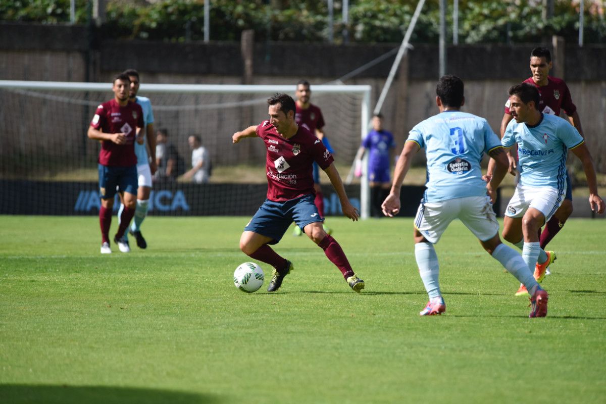 Partido entre Celta B y Pontevedra en Barreiro