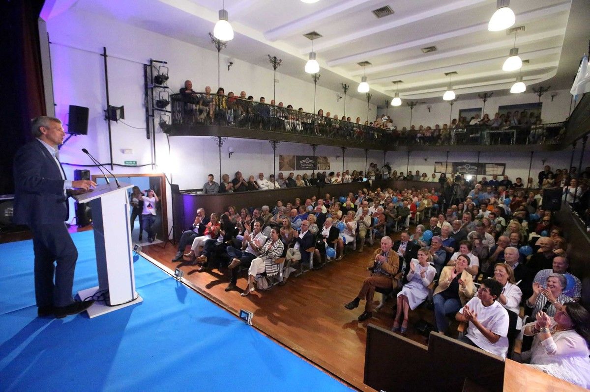 Mitin de Alfonso Rueda e Alberto Núñez Feijóo no Salón García de Vilagarcía
