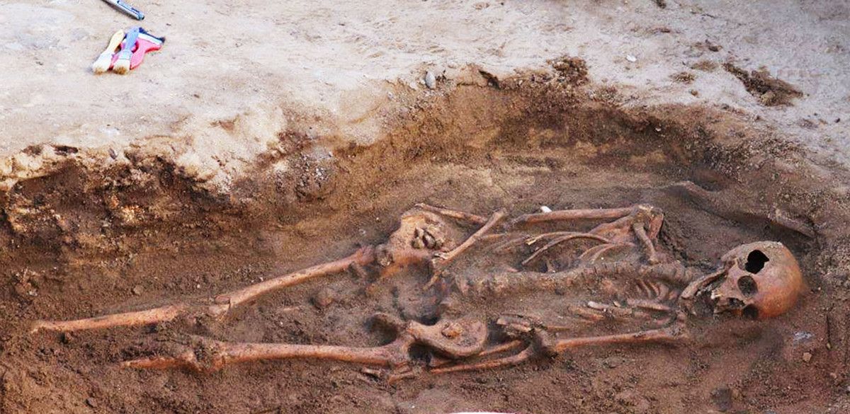 Hallan un esqueleto de una mujer joven en el yacimiento de A Lanzada