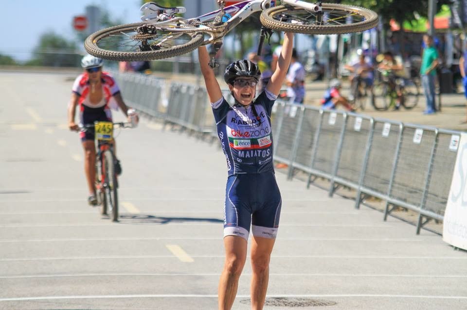 Lucía Vázquez celebra a vitoria en Oliveira de Azeméis