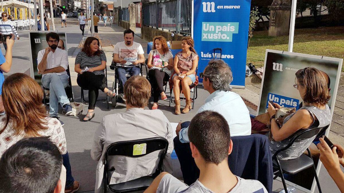 Acto político de En Marea Pontevedra fronte ó Hospital Provincial 