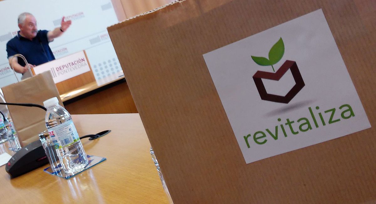 César Mosquera presenta unha nova fase do plan Revitaliza