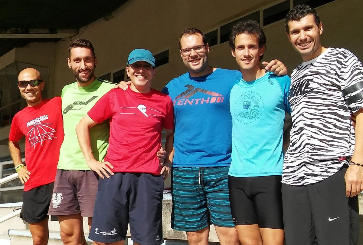 Entrenadores y atletas de la Gimnástica que preparan el curso de entrenador de nivel 3