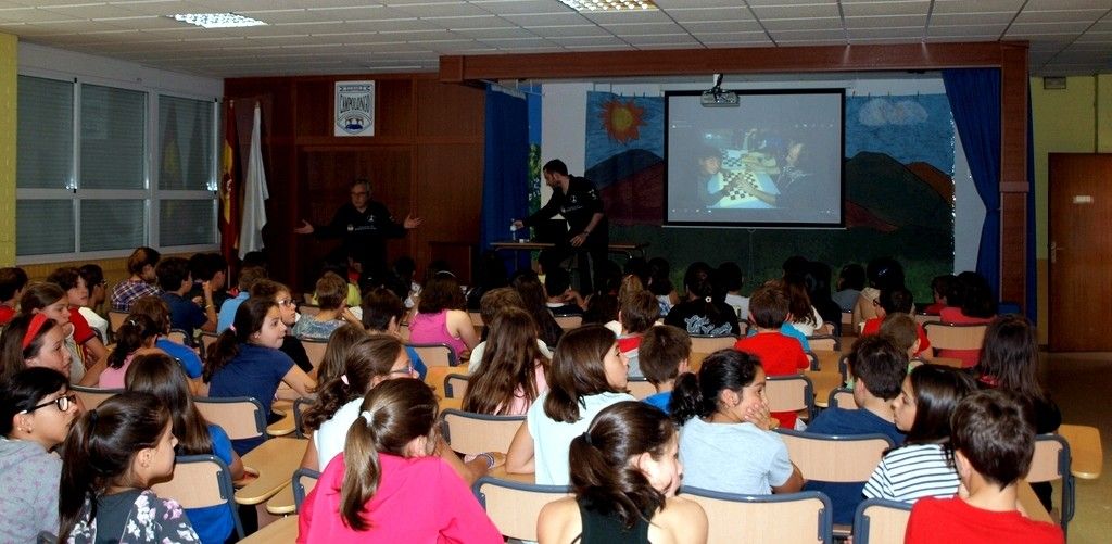 Charlas en el colegio de Campolongo