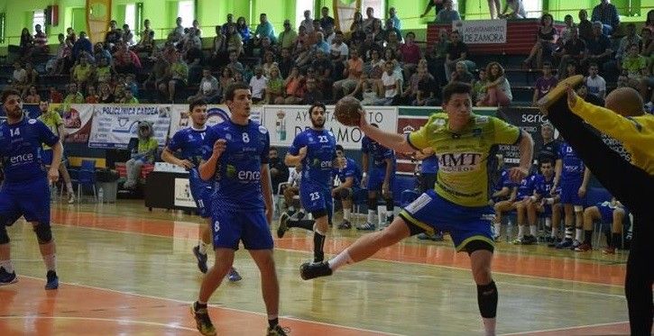 Partido entre MMT Seguros Zamora y Teucro