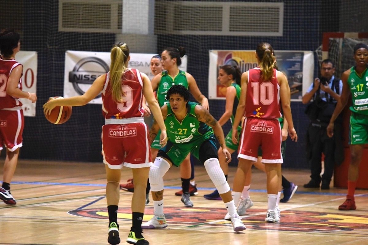 Waleska Pérez na primeira xornada de liga entre Arxil e Ensino no CGTD