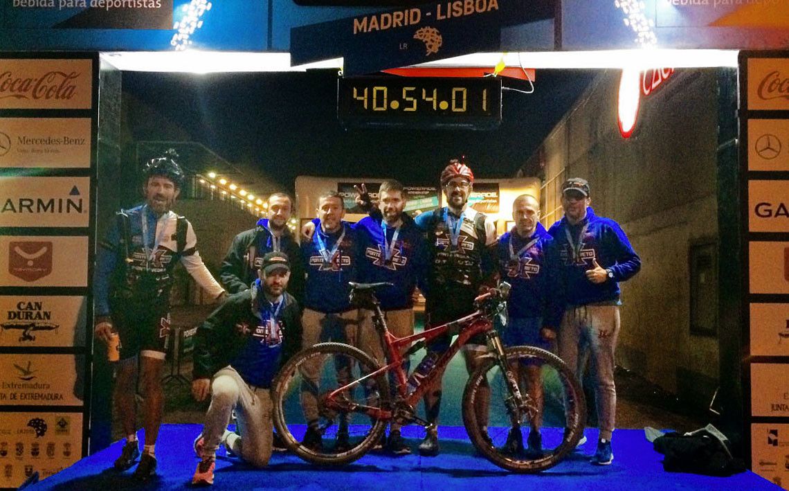 Equipo de Ponte1Reto tras completar la Madrid-Lisboa