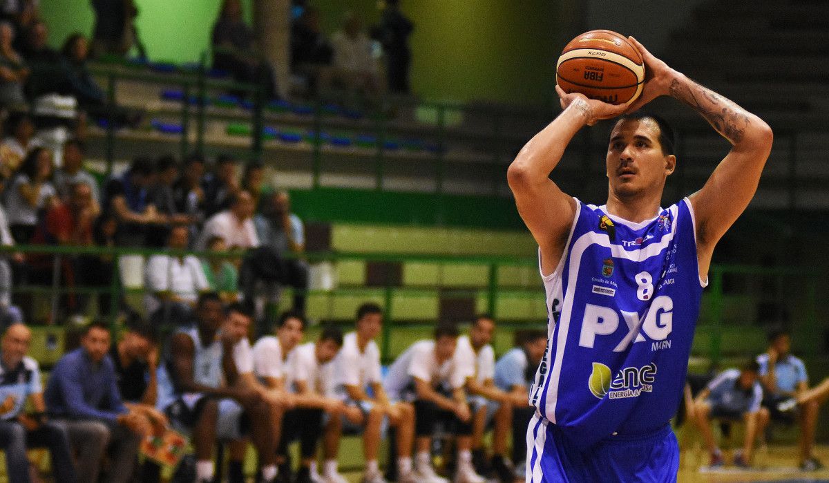 Jason Cain durante o partido de Copa Galicia entre Peixe Galego e Breogán