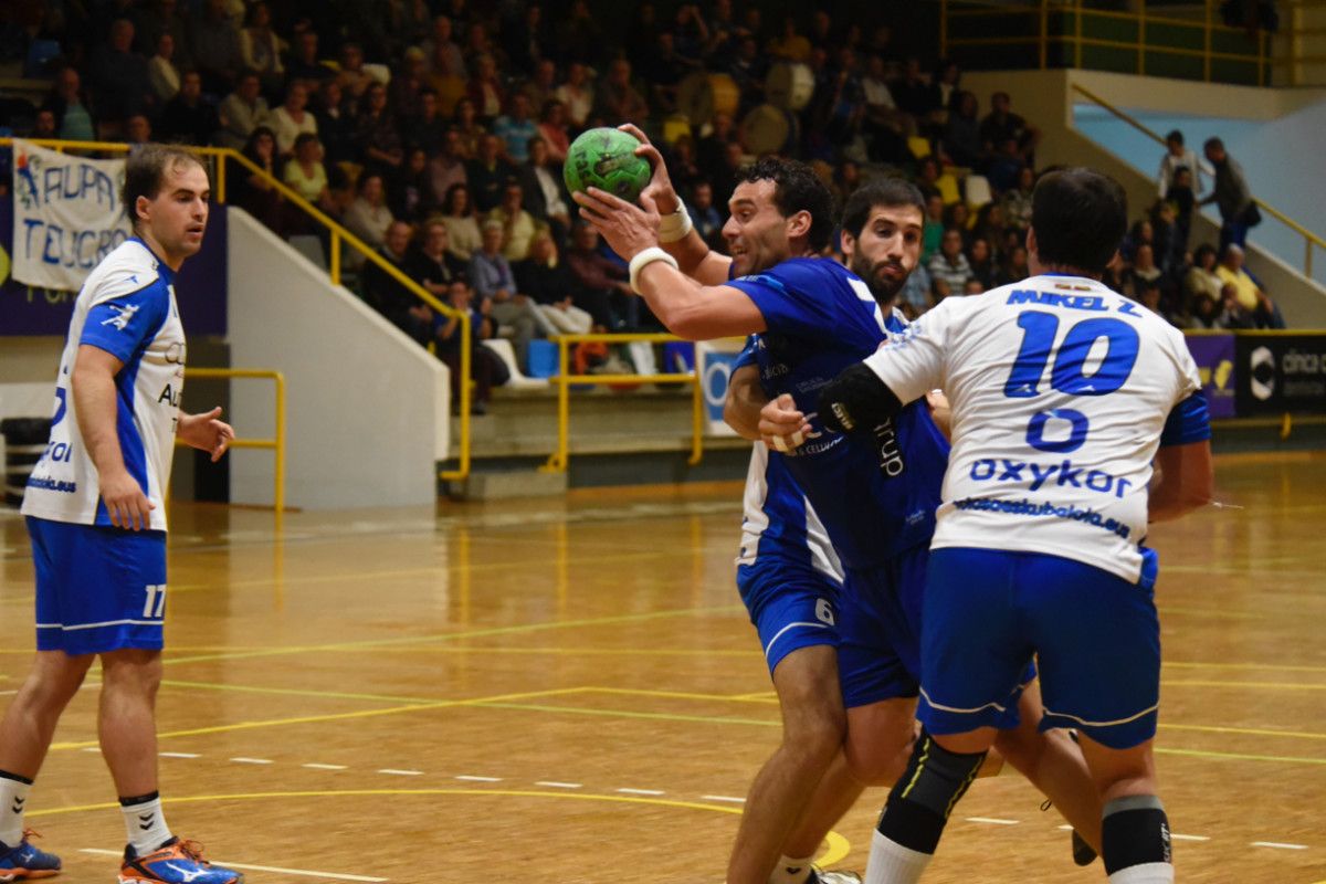 Partido entre Teucro y Tolosa en el Pabellón de Príncipe Felipe