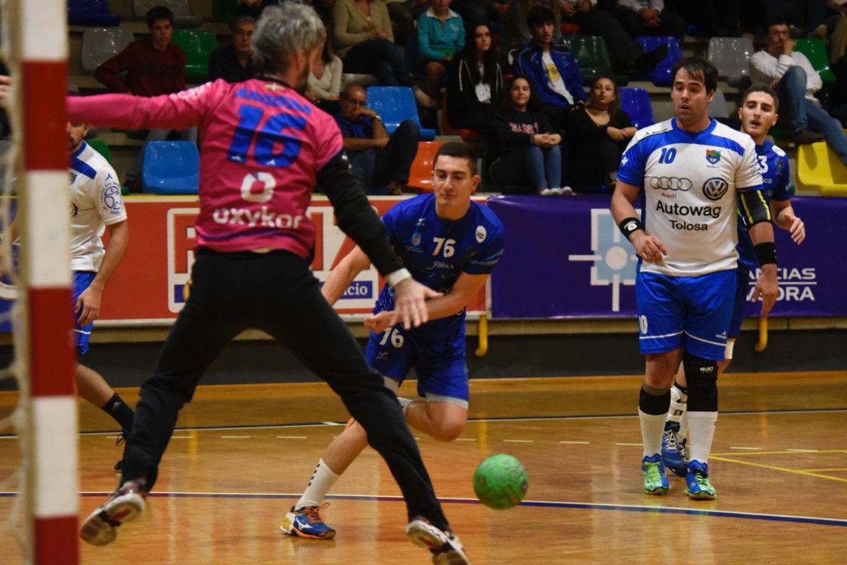Partido entre Teucro y Tolosa en el Pabellón de Príncipe Felipe