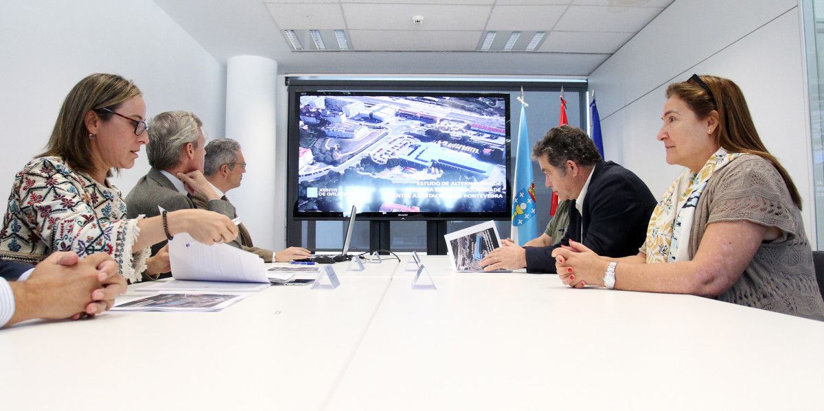 Xunta y Concello de Pontevedra hablan de la intermodalidade y la reforma de la estación de autobuses 
