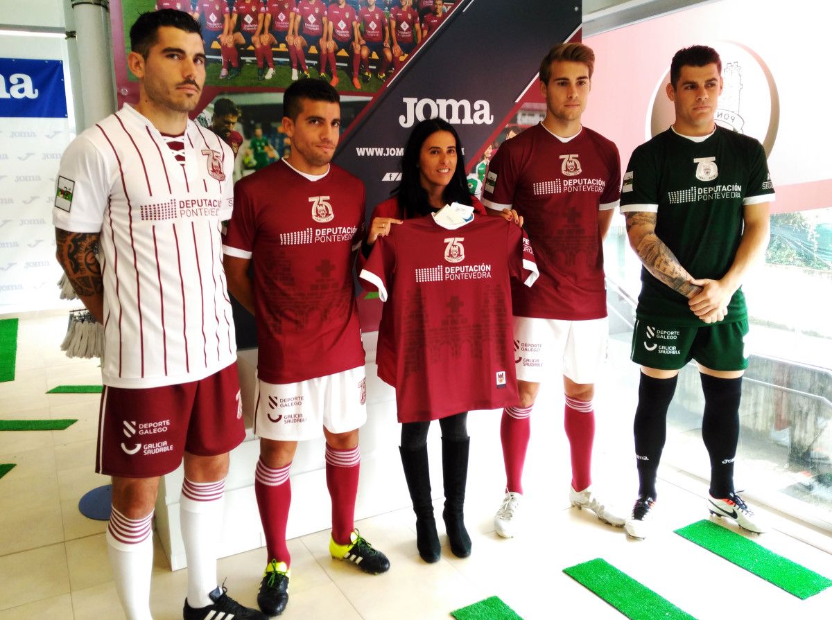 Presentación da camiseta conmemorativa do 75 aniversario do Pontevedra
