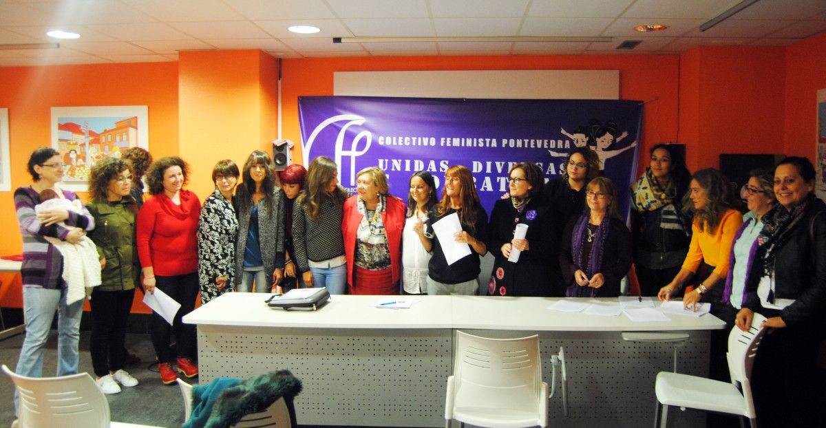 Integrantes do Colectivo Feminista de Pontevedra
