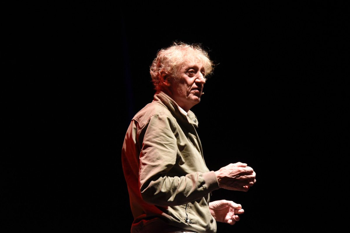 Actuación de Quique San Francisco no Pazo da Cultura