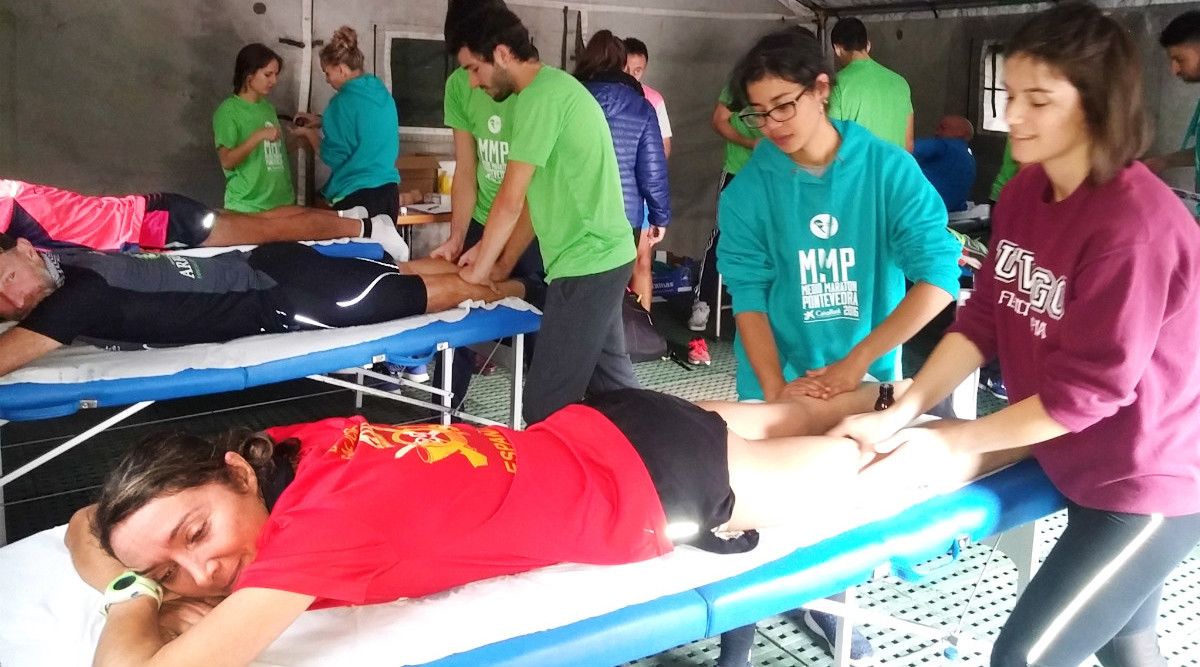 Alumnos de Fisioterapia en el Medio Maratón