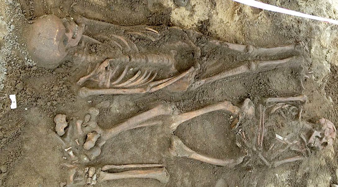 Hallazgos de esqueletos de un bebé y dos adolescentes en el Campo de A Lanzada