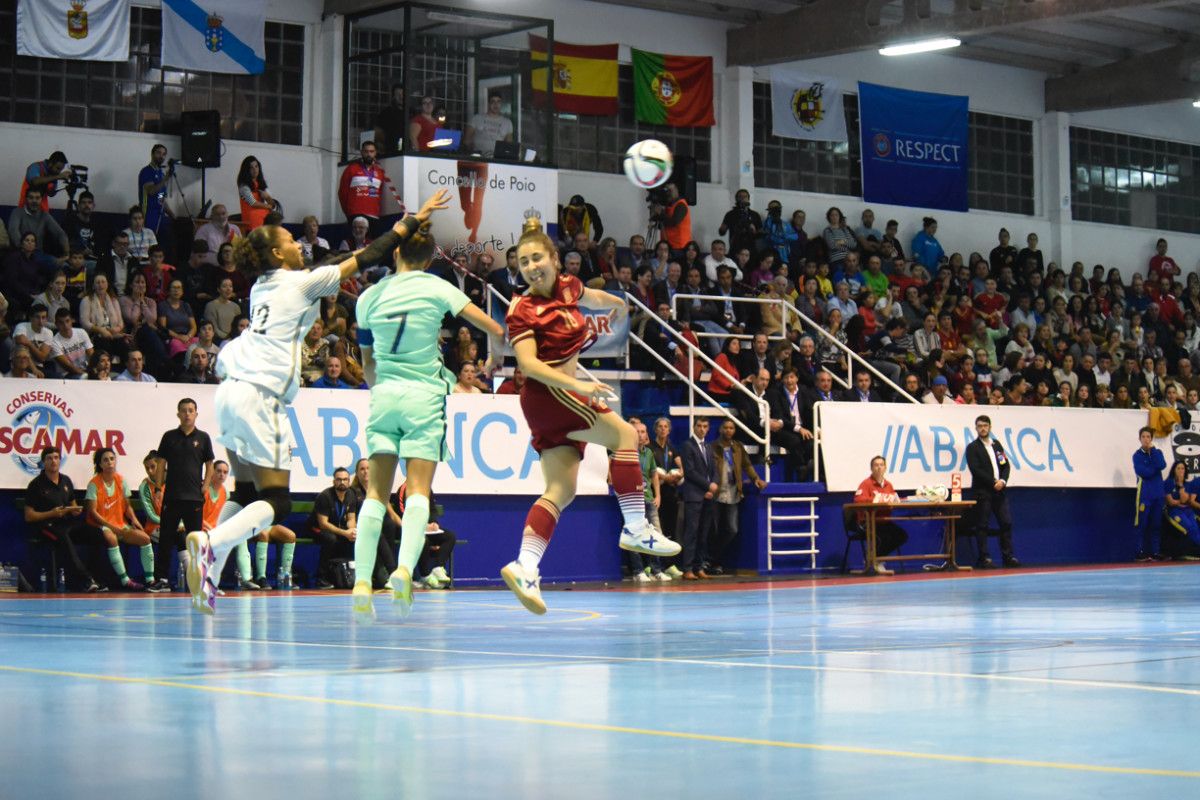 Partido entre las selecciones femeninas de España y Portugal de fútbol sala en A Seca