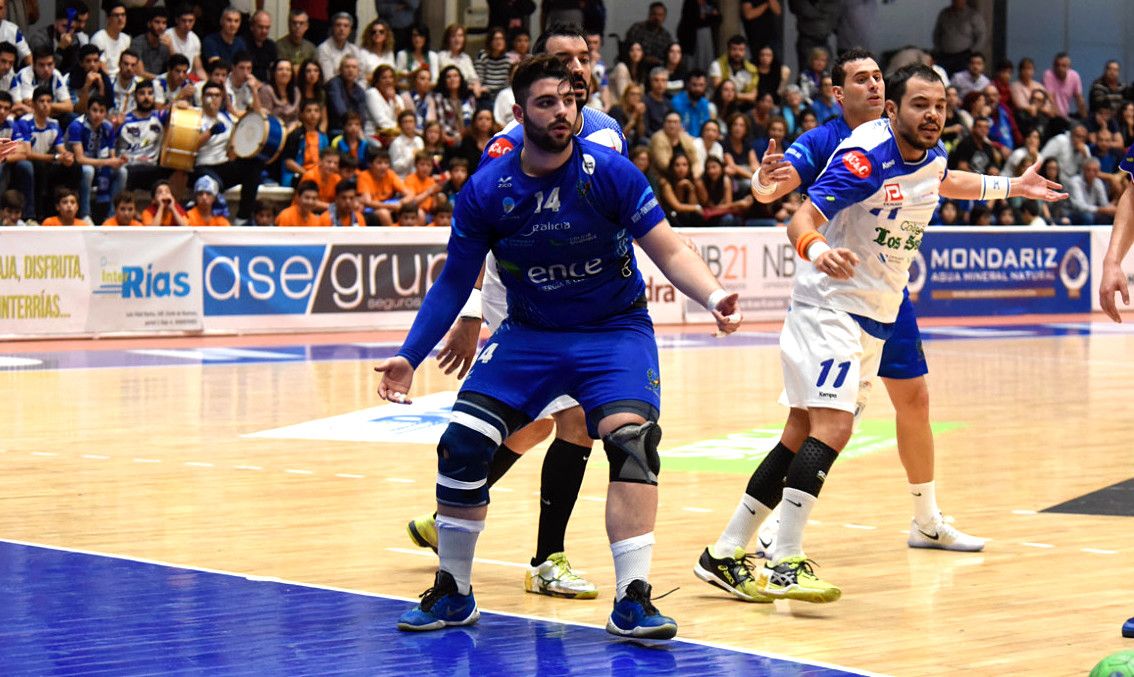 Partido de Liga entre Teucro e Cisne no Municipal