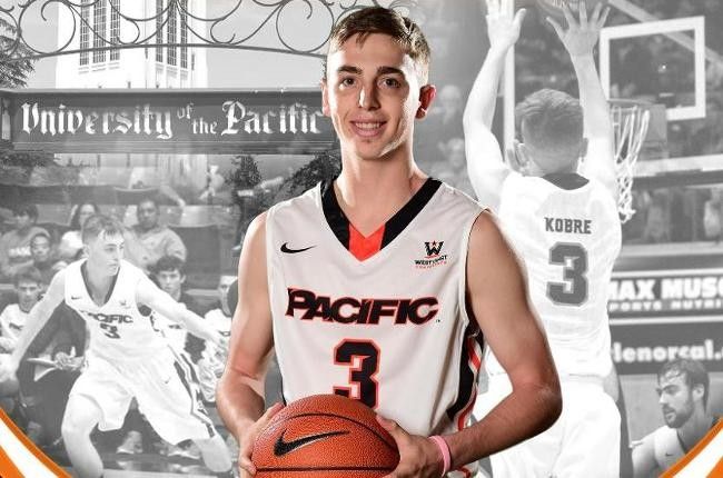 Alec Kobre, en una imagen promocional de los Pacific Tigers