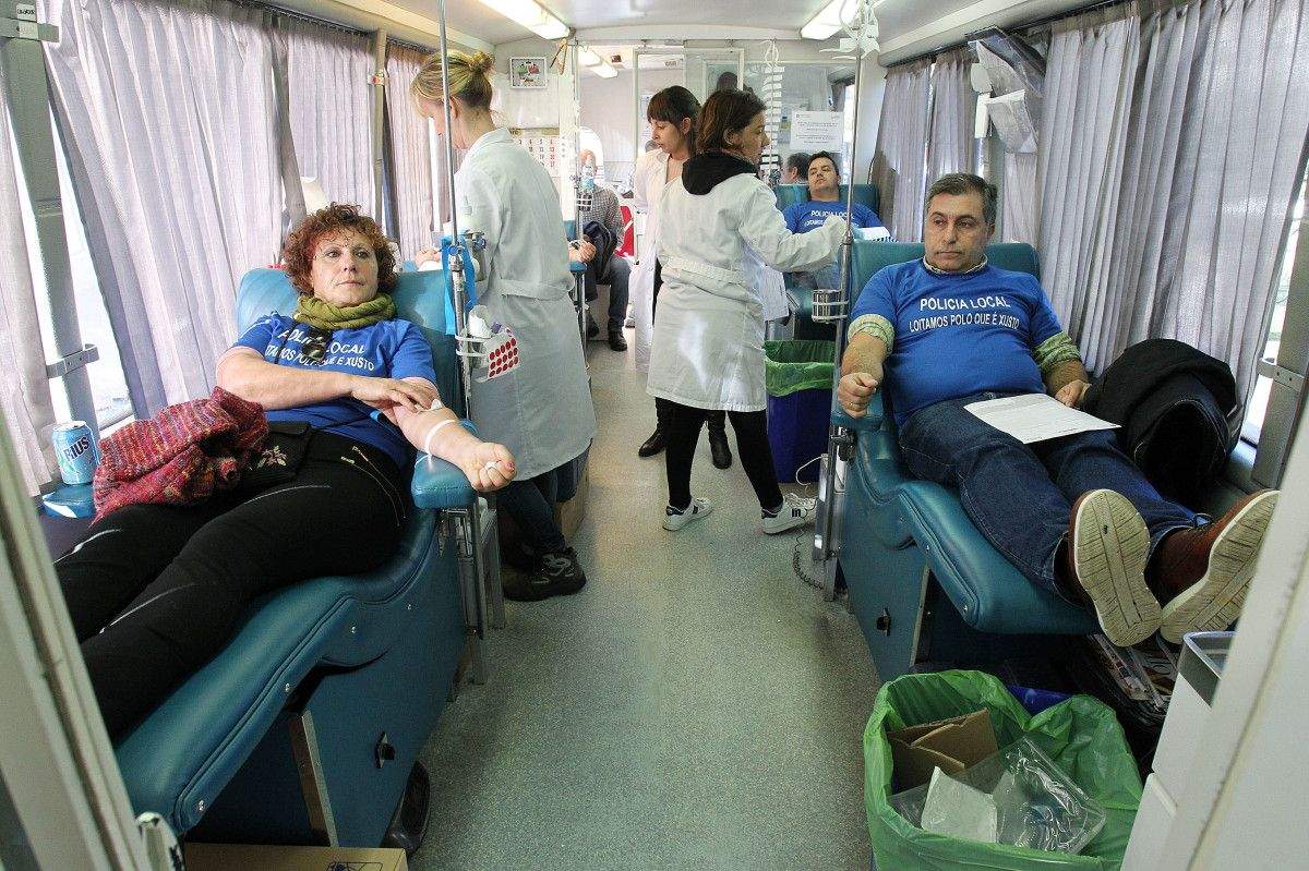 Los policías locales donan sangre para reivindicar al gobierno  local negociaciones retributivas