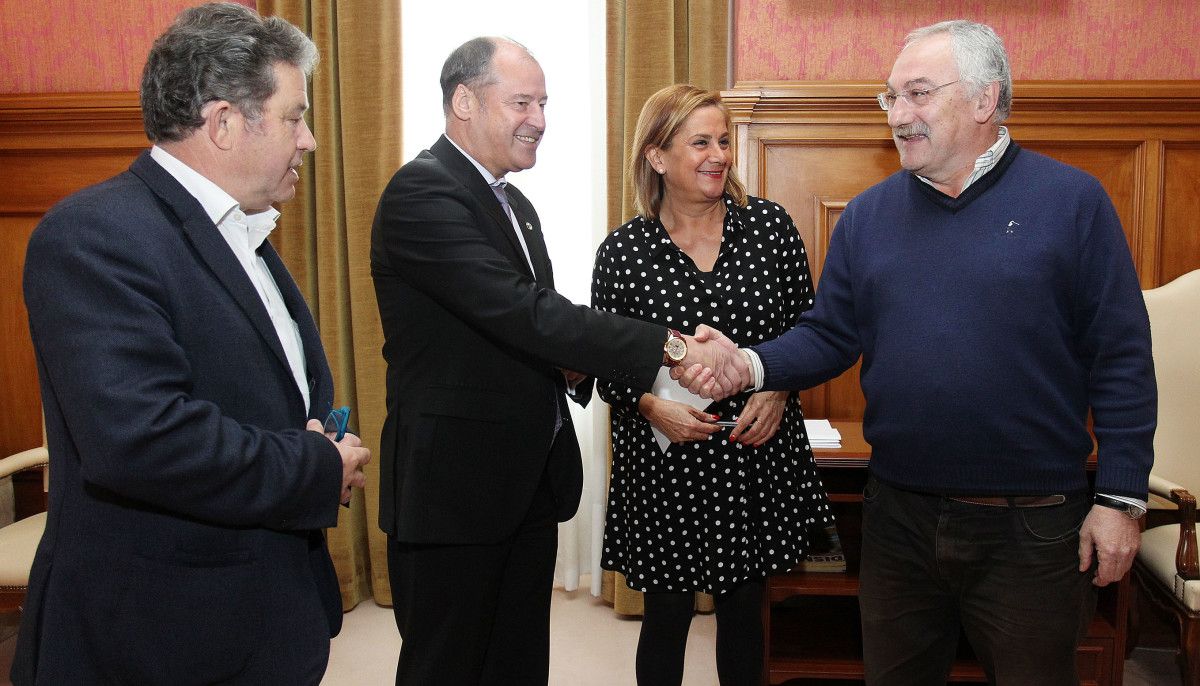 Firma do convenio entre a Deputación, o Concello e a Universidade de Vigo polo compost