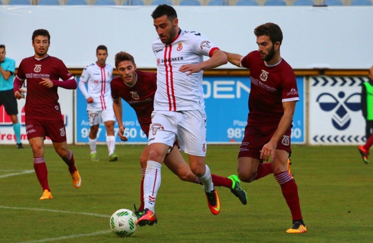 Partido entre Cultural Leonesa e Pontevedra no Reino de León