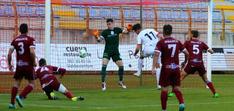 Partido entre Cultural Leonesa y Pontevedra en el Reino de León