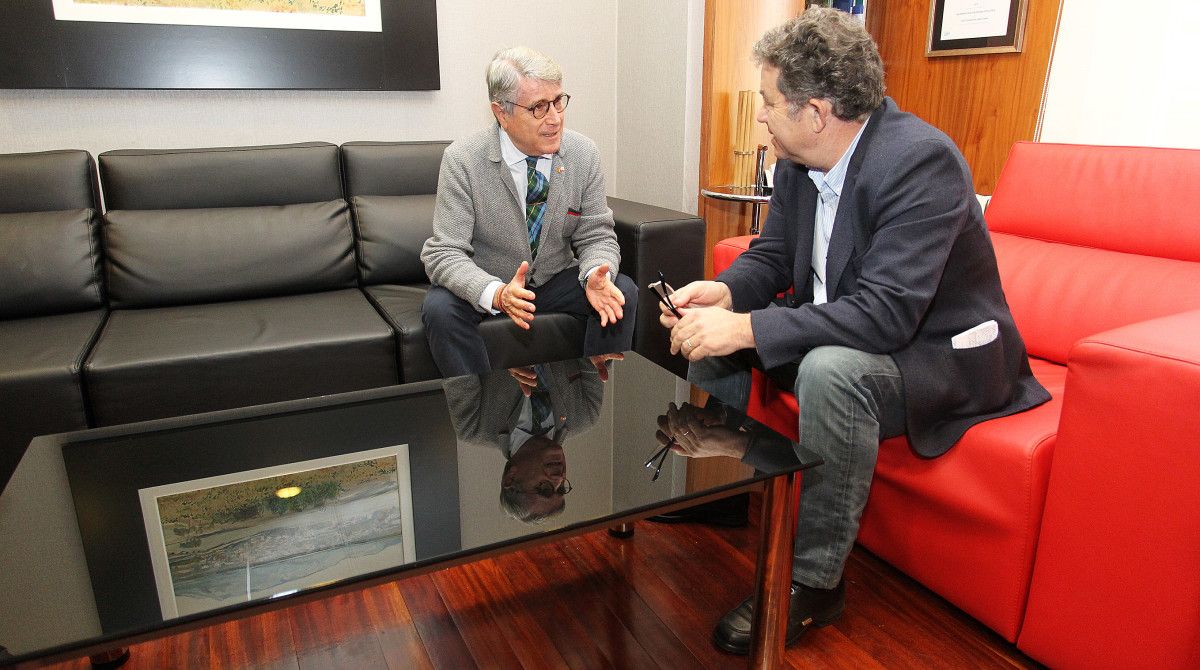 Antonio Coello visita a Lores con motivo da súa xubilación