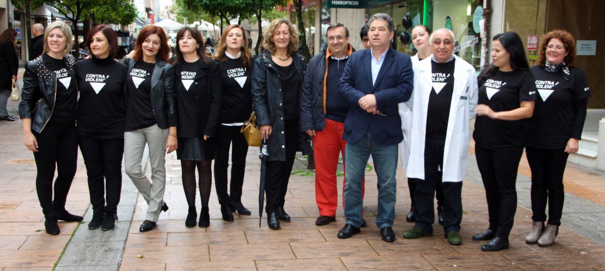 Participantes en la campaña Pontevedra en negro