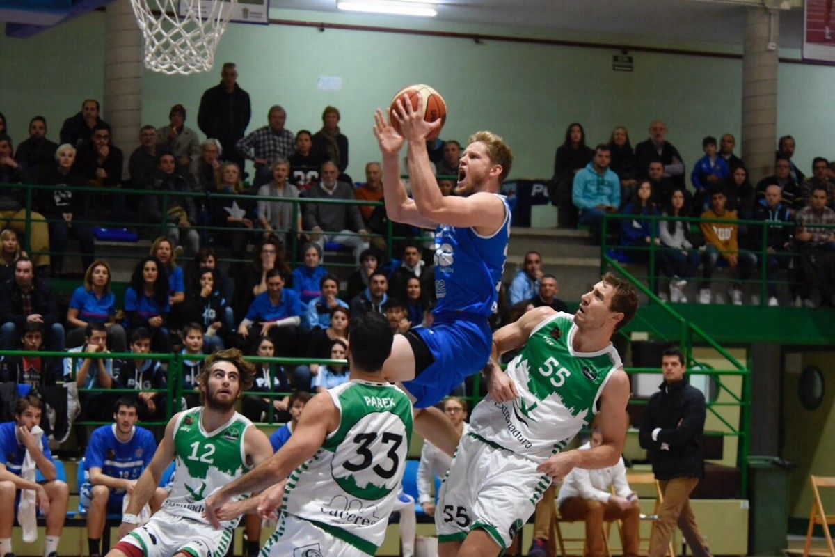 Partido entre Peixe Galego y Cáceres en A Raña