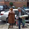Carlos Diéguez, del Banco de Alimentos de Monte Porreiro, recoge los juguetes entregados por el personal de Ence