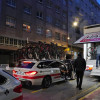 Vehículos do equipo ciclista UAE Team Emirates na rúa Eduardo Pondal