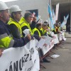 Protesta dos traballadores de Ence no mitin de Pedro Sánchez