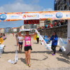 Paula Mayobre, gañadora da II edición do medio maratón Maralba, entre O Grove e Sanxenxo