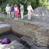 Carmela Silva e César Mosquera visitan as escavacións arqueolóxicas en Santa Clara