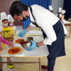 Sesión de cocina con Giuseppe Verniero en el proyecto 'Huerta chef' del colegio Campolongo 