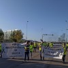 Traballadores de ENCE cortan o tráfico no Nudo do Pino