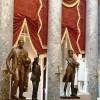 Estatuas na sala central do Capitolio