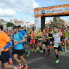 Participantes da II edición do medio maratón Maralba, entre O Grove e Sanxenxo