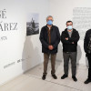 Los comisarios de la muestra, Xosé Luís Suárez-Canal y Manuel Sendón, con el director del Museo (en el centro)