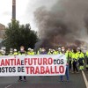 Protesta convocada polo comité de fábrica de Ence con corte de tráfico na PO-11