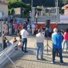 Concentración de protesta para demandar persoal médico no consultorio de Raxó