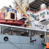 Buque 'Kristin C' no porto de Marín con dous polisóns a bordo