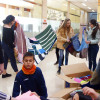 A comunidade educativa do IES Luis Seoane empaqueta mantas e roupa de abrigo para os campos de refuxiados