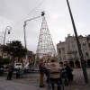 Instalan la estrella del árbol de Navidad de la Ferrería 