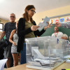 Pontevedreses votando en las elecciones municipales del 26M